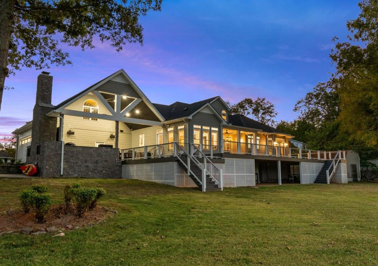 Rare Find Best Lot With Dock And Views On Lake Winchester Exterior photo