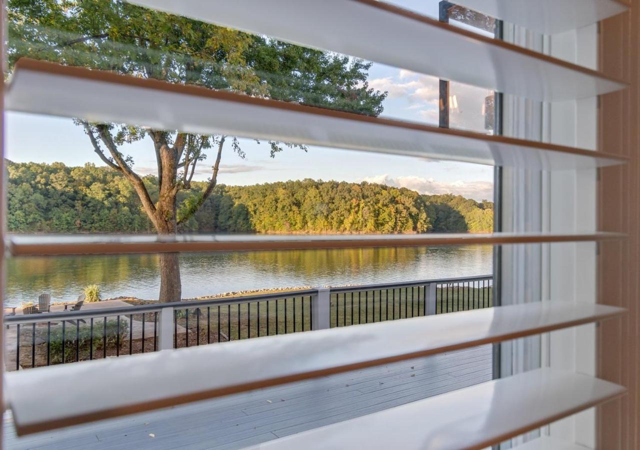 Rare Find Best Lot With Dock And Views On Lake Winchester Exterior photo