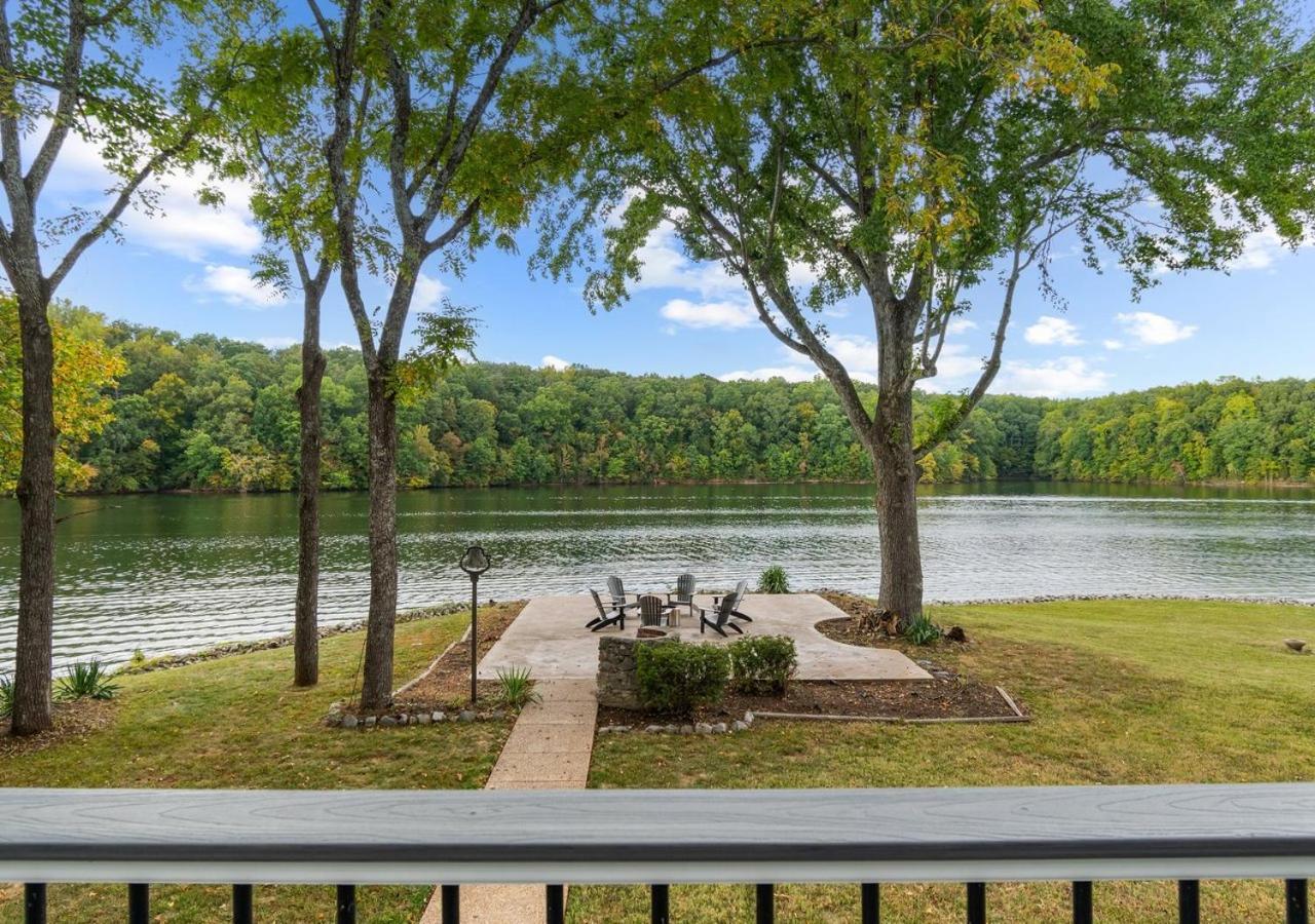 Rare Find Best Lot With Dock And Views On Lake Winchester Exterior photo