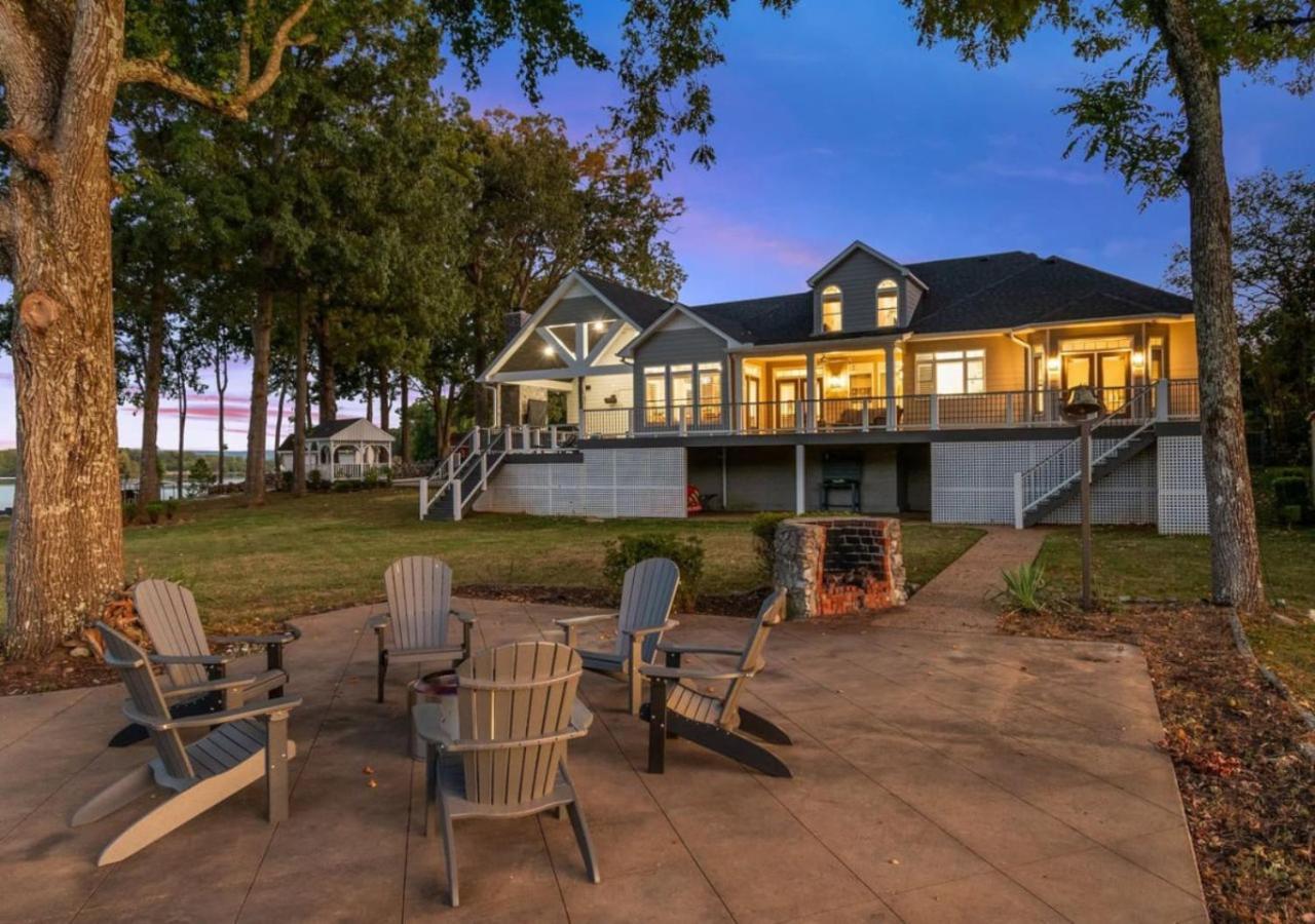 Rare Find Best Lot With Dock And Views On Lake Winchester Exterior photo