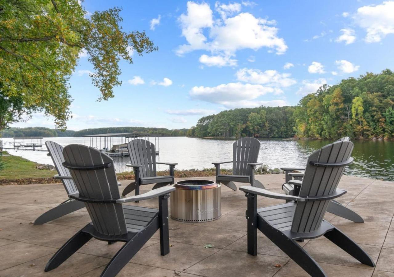 Rare Find Best Lot With Dock And Views On Lake Winchester Exterior photo