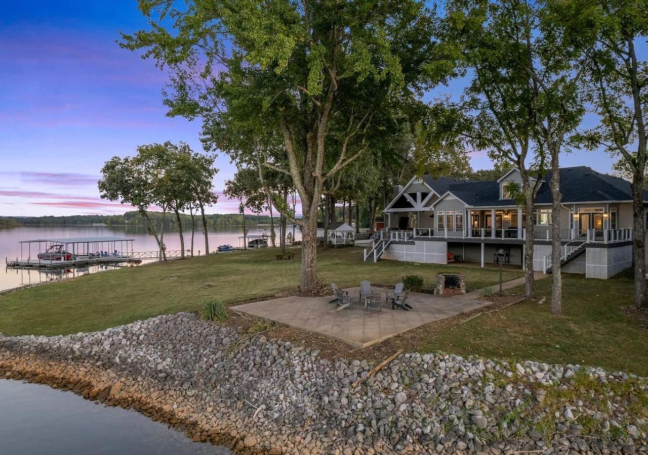 Rare Find Best Lot With Dock And Views On Lake Winchester Exterior photo